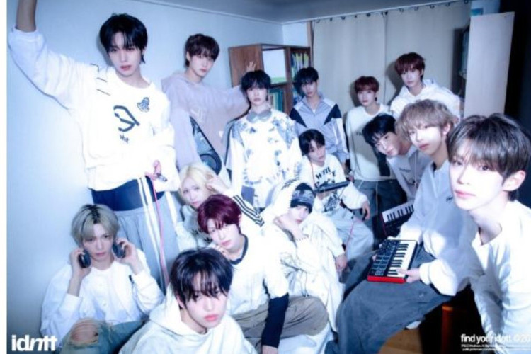 idntt'nin Kişisel Bilgileri, Eşsiz Konseptinden Hayran Oylamasına Kadar Her Şeyi İçeren K-Pop Erkek Grubu!